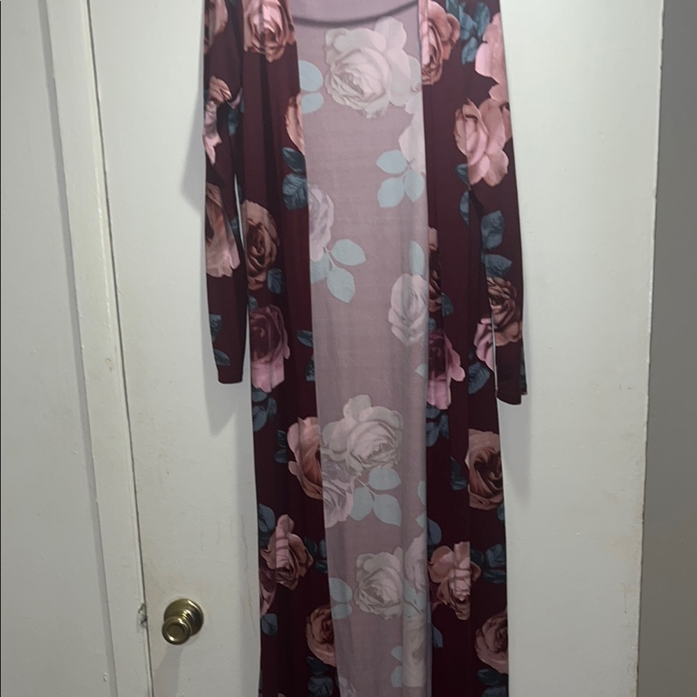 Floral long cardigan Size Medium